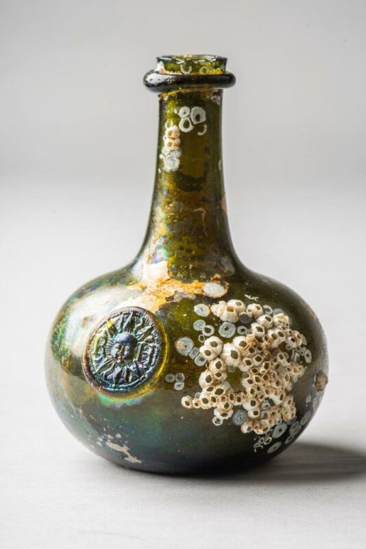 2. Sun in Splendour bottle © Norfolk Museums Service, Norfolk Historic Shipwrecks L